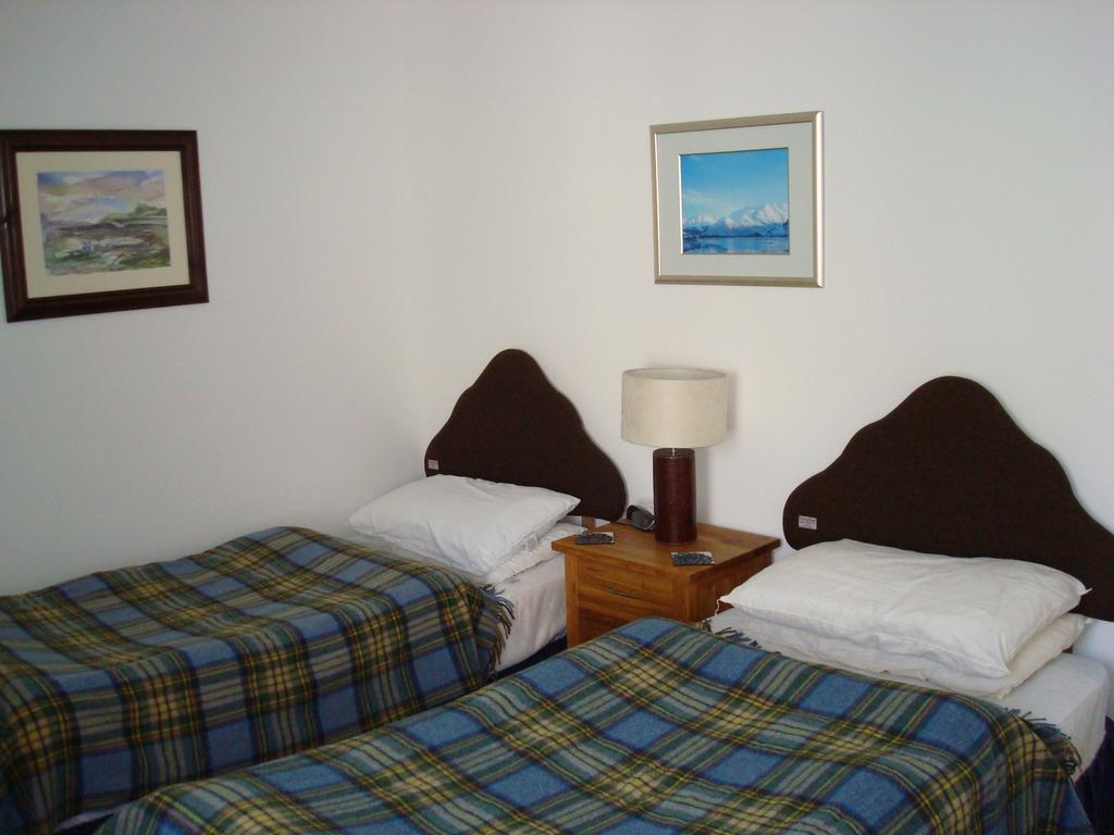 Harris White Cottage Rodel Екстериор снимка